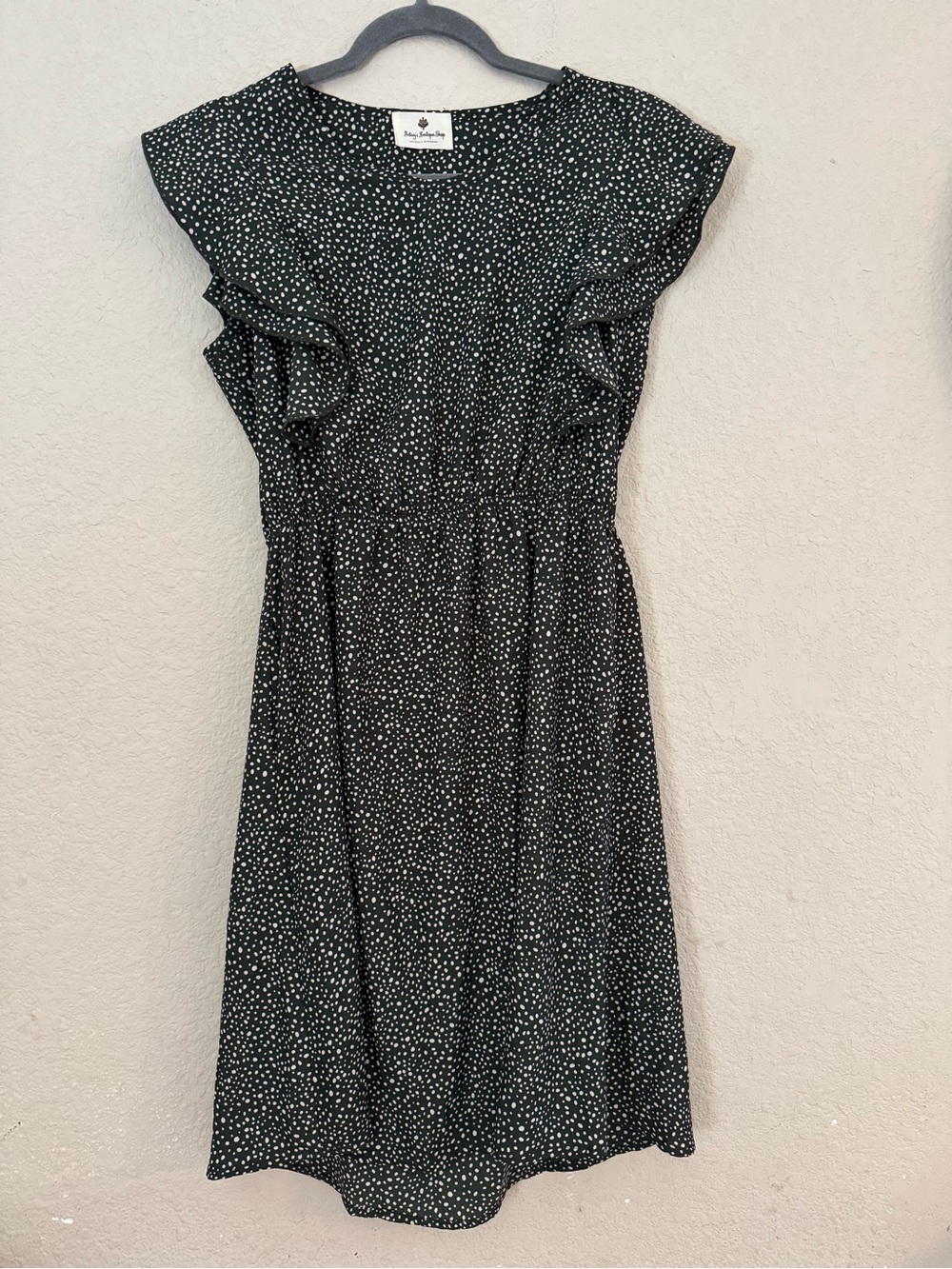 Betsy’s Boutique squared confetti ruffle dress w/ cinched waist - size S
